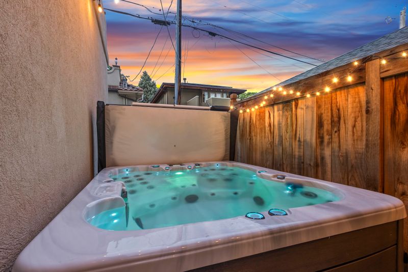 0f235a73 f0c9 449d 99e8 46055a6bc76e homerunner