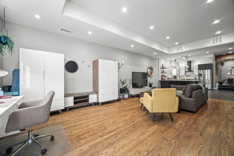 1058b411 73a5 4c44 bc33 acc7f760a8c7 homerunner