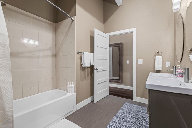 16ce85be 8f70 4e96 8459 41fcfe8099f0 homerunner