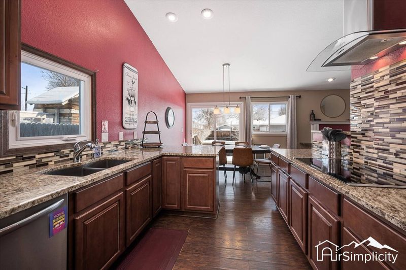 17350647 8ea5 4b5a 9e9a a2068db5159d homerunner