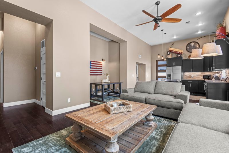 17931435 3304 4239 98ac cd9fabdaf7bc homerunner