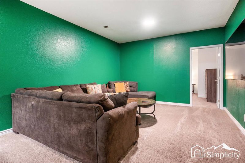 2365cbd4 e85c 4061 b3a1 6db6c038429a homerunner