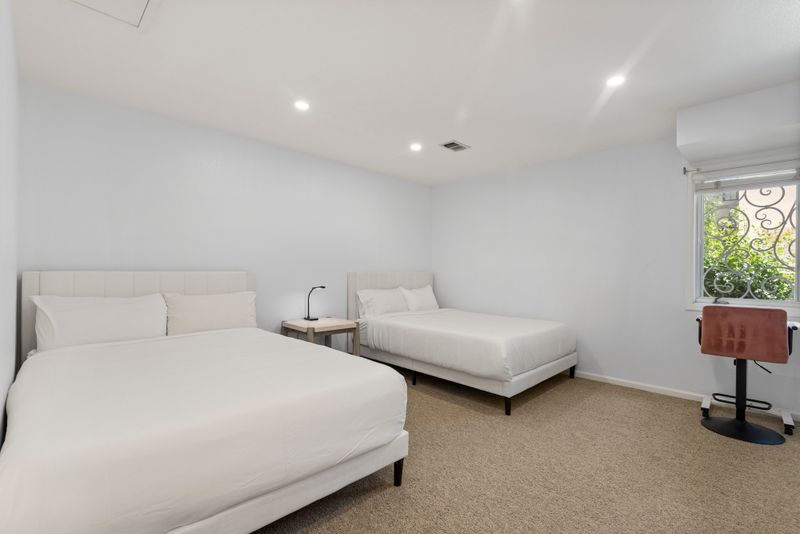 2caa1550 4582 4350 b3a5 f2ba05290c05 homerunner