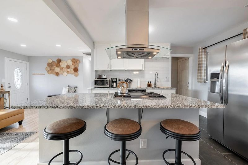 3905f8a5 92b6 4101 bf20 345f4d5acc0f homerunner