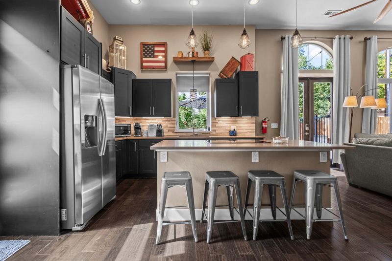 3e6c2a6d 4160 42b5 a187 cd071b0ee1ce homerunner