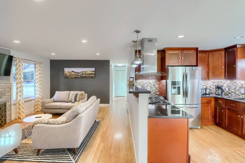 4368ef89 e608 49c3 9fe7 b1f6805844fa homerunner