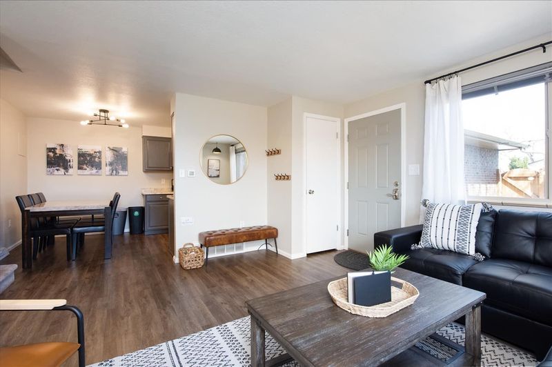 438109ae 5005 4142 9006 794d3a771f92 homerunner