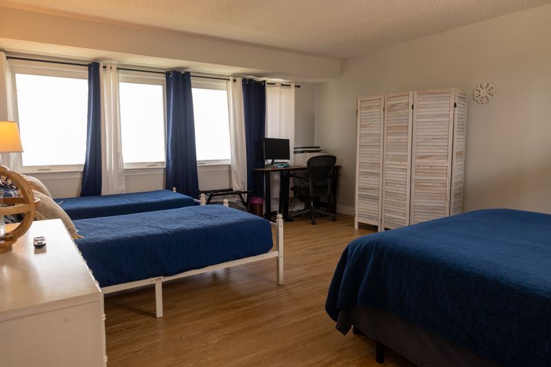 55f2a4a9 febc 49b2 b99a b7f2464bf33e homerunner