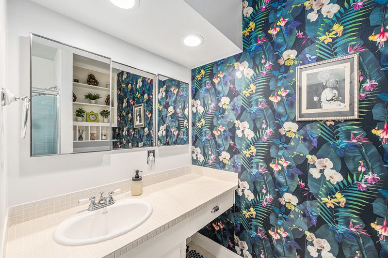 561184c1 d297 4e7d b4dc 6c0a154f4e97 homerunner