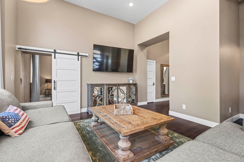 5af4f6d4 ec5b 4da9 9255 3417d0293006 homerunner