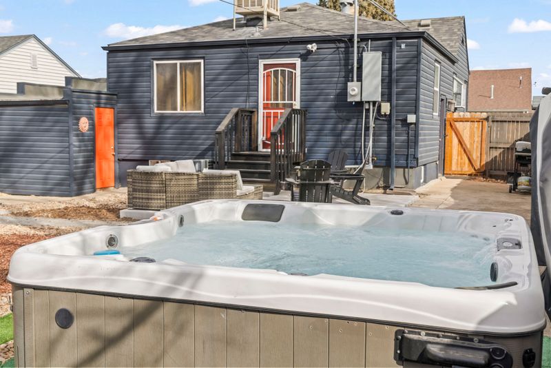 5d9f6f82 ddb0 42fa b34c cf5b39f5363e homerunner