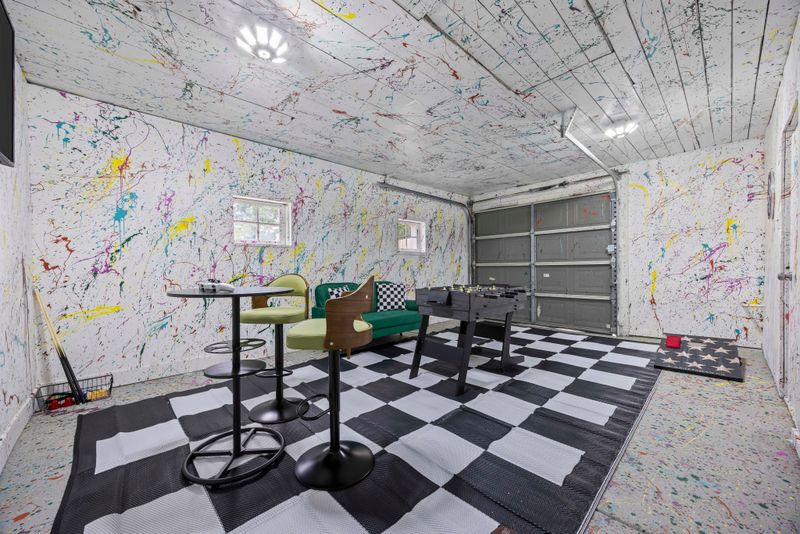 5e7676dc fc47 4829 9fb5 829268c85189 homerunner