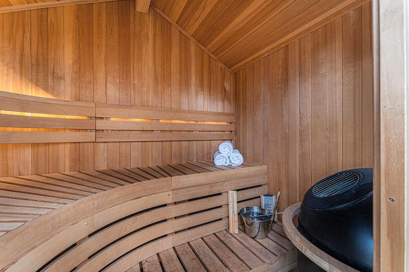 60c5ae7f 42f1 4d28 8e6c 627b8d2406dd homerunner