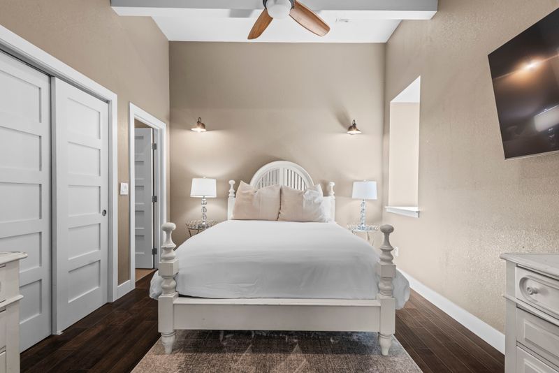 61d76b2a c779 4e79 99a5 84d157e4396e homerunner