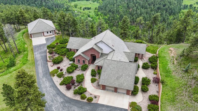 627c01e5 0e3d 437d b531 e56efba59c57 homerunner