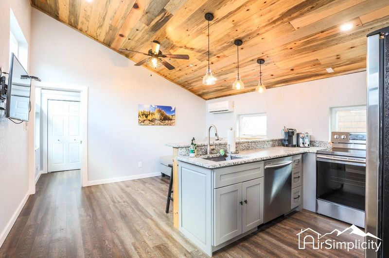 6acc53fe dcd1 4f28 9fd0 b28e01f7a939 homerunner