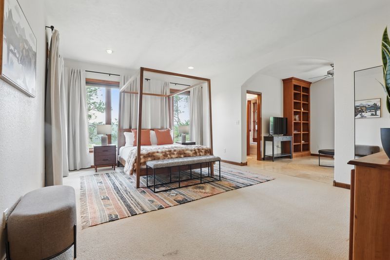 6ed83b71 cc00 4fce 8ec7 beaa9189be2b homerunner