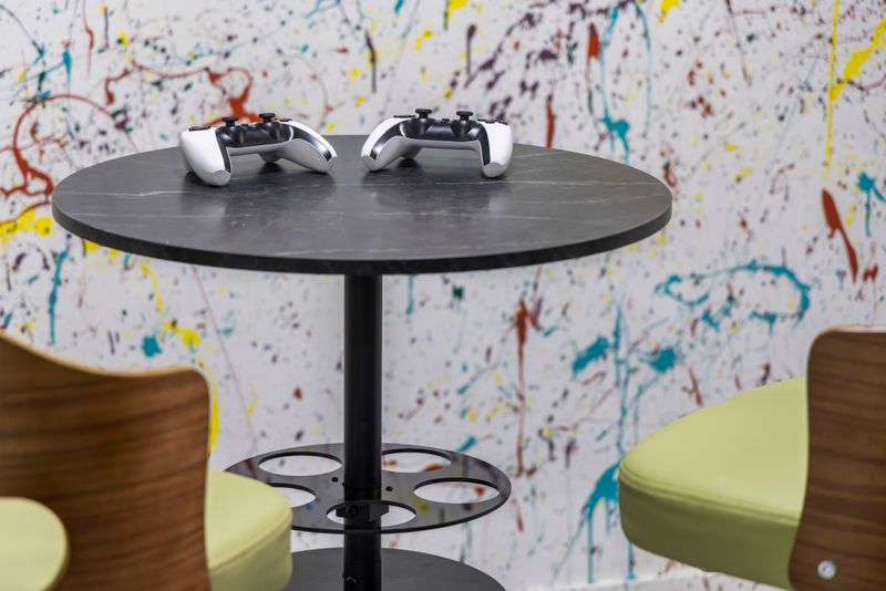 7b604f57 ae29 4420 a8a2 6a4bd54ec240 homerunner