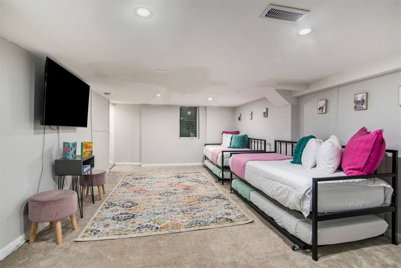 8216a505 e5d4 4d0c 8484 840464058d26 homerunner