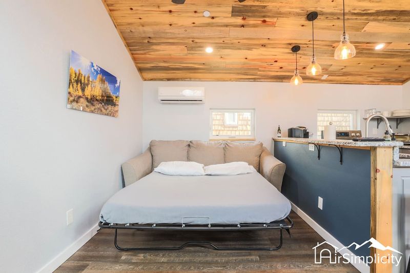 82e84a17 2141 4c2f a178 d967301ba70f homerunner