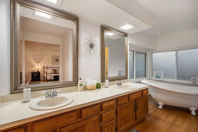 8631dd7a 73e2 49d2 8ac9 ad6f503fa48e homerunner