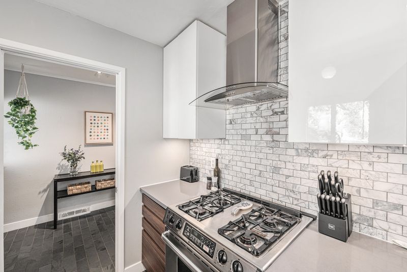 92fd6e4f 8973 4459 bfe4 15c38864674a homerunner