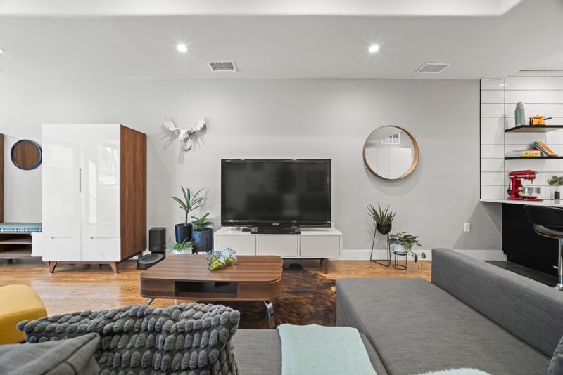 9947679d 3f7f 4a4a 8335 ec8bfc86dced homerunner