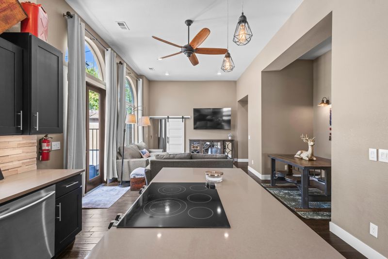 9e4d258d 3fd7 43f5 a7a8 f3cc0a682ab1 homerunner