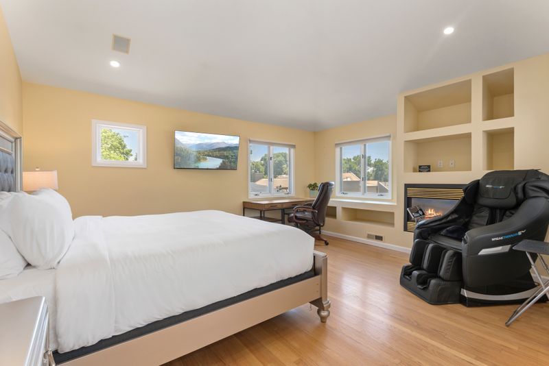 Ad77ab3b ea80 4ba7 b757 7852ab3eedf6 homerunner