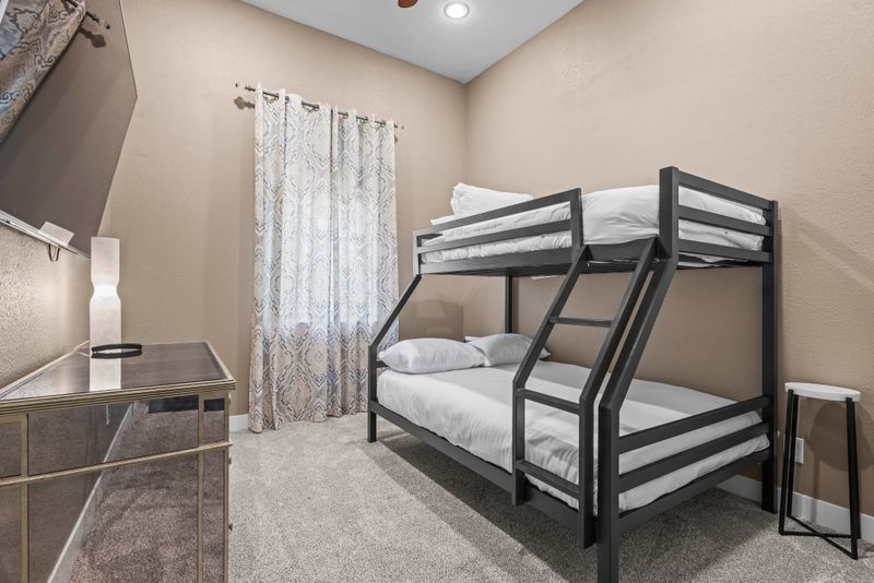 Ae215548 e2f9 4e00 bb97 5b71f4a900ce homerunner