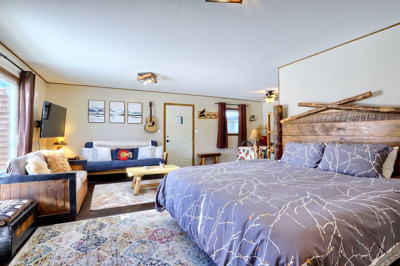 B2d9f1ed 88b0 4f8f 98b4 b3cbc7264fc8 homerunner