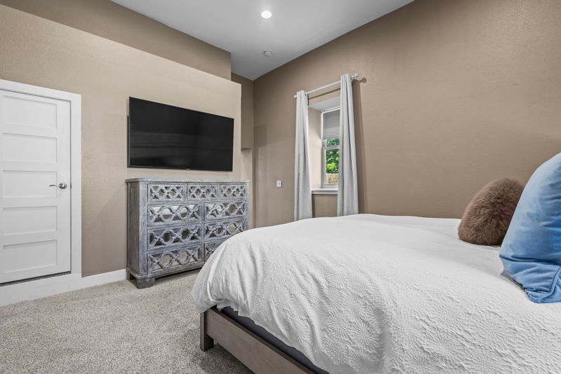 B4f9f004 75ff 4525 849a 4f98f9df87a5 homerunner