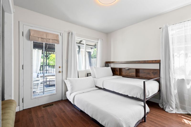 C8e165b1 3c7e 4174 8a05 55244de366c7 homerunner