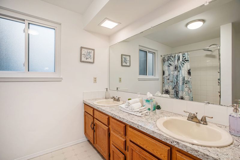 Ce99a10d 84c5 4720 86d5 7b2184df10d1 homerunner