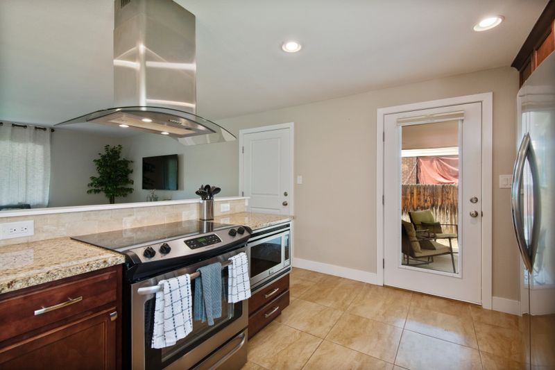 D86971ce 9764 45db 9e73 7bd5663f4d8e homerunner