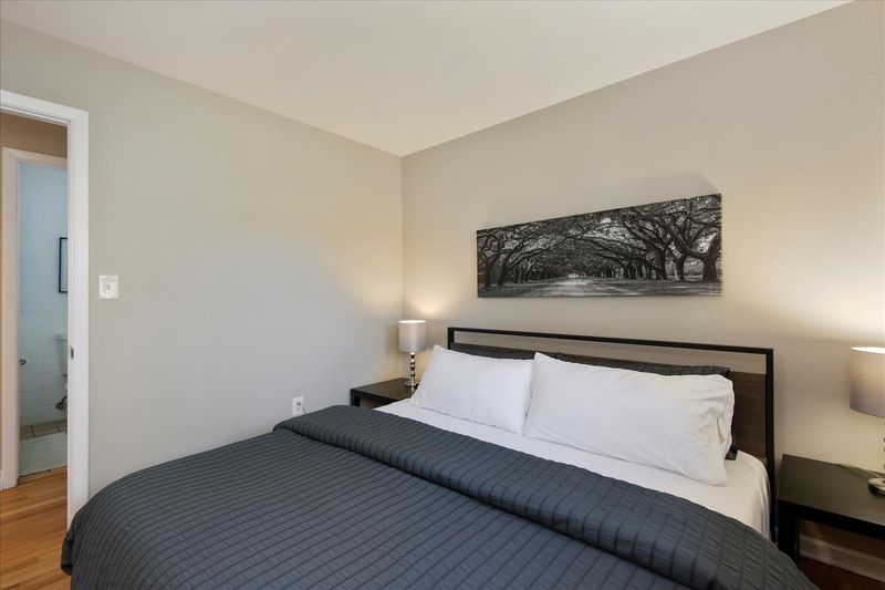 Dc438bb5 818d 422a 8c2e c2c580e190e3 homerunner