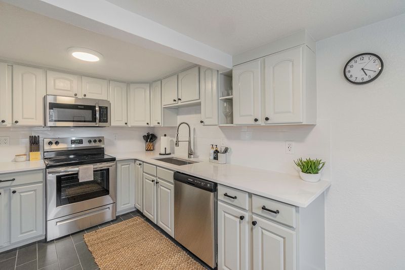 Eb1b42cc 8685 424e ad8d 3f45052955e3 homerunner