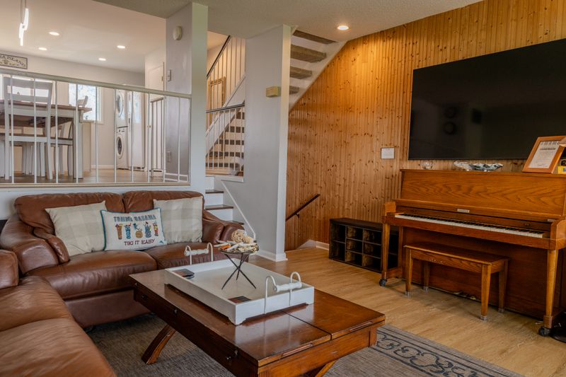 Ee1b50c8 6e74 4cc7 891c 02cb4c4fe3e3 homerunner