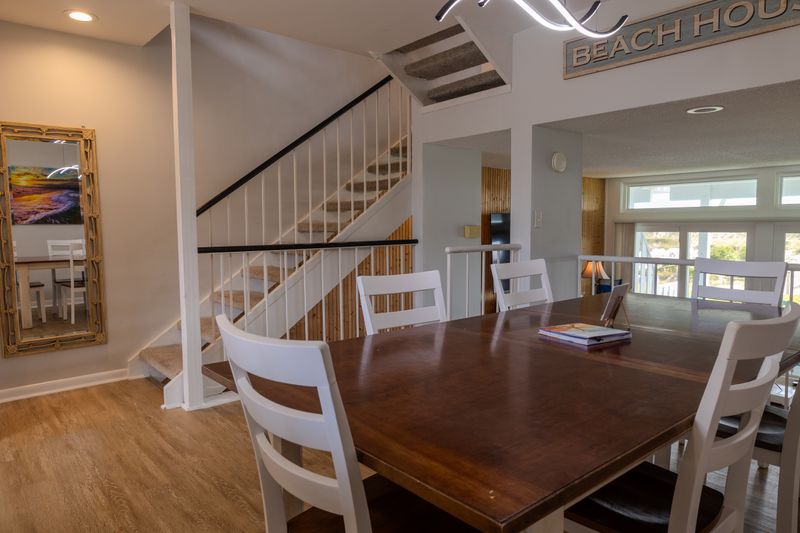 Efa87667 debf 4cec 975b c7a01cf5b6f6 homerunner