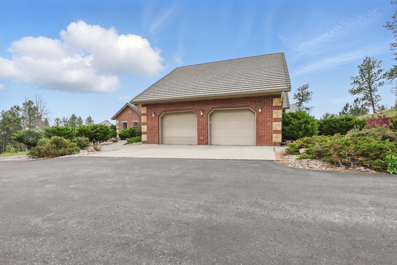 F331699f f9b9 41eb 9adc da612727f3cd homerunner