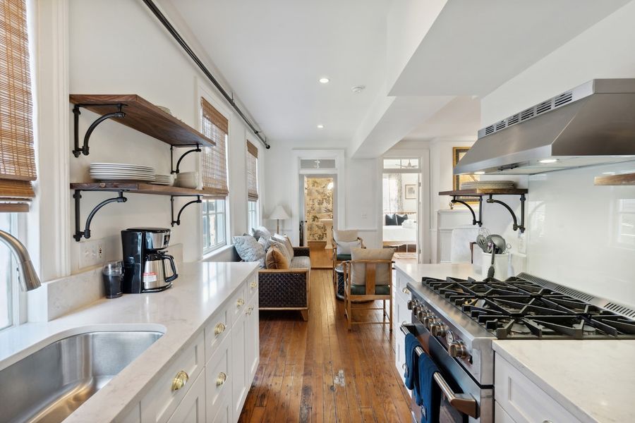 Fully equipped kitchen with everything you need to cook a meal 