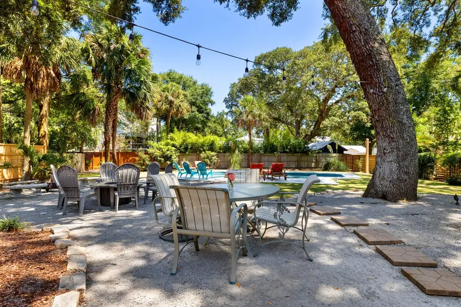 Plenty of outdoor space + seating and dining!