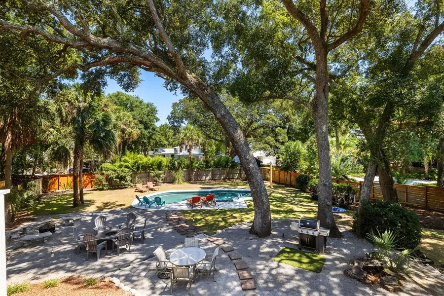 Endless outdoor space and furniture for you to enjoy!