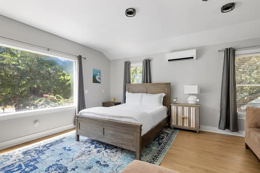 Bedroom 2: Queen Bed + TV