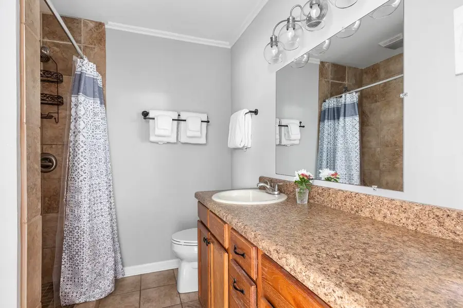 Bathroom 3: Walk-in shower