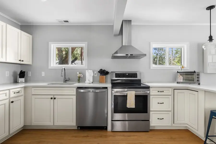 Fully equipped kitchen with everything you need to cook a meal!