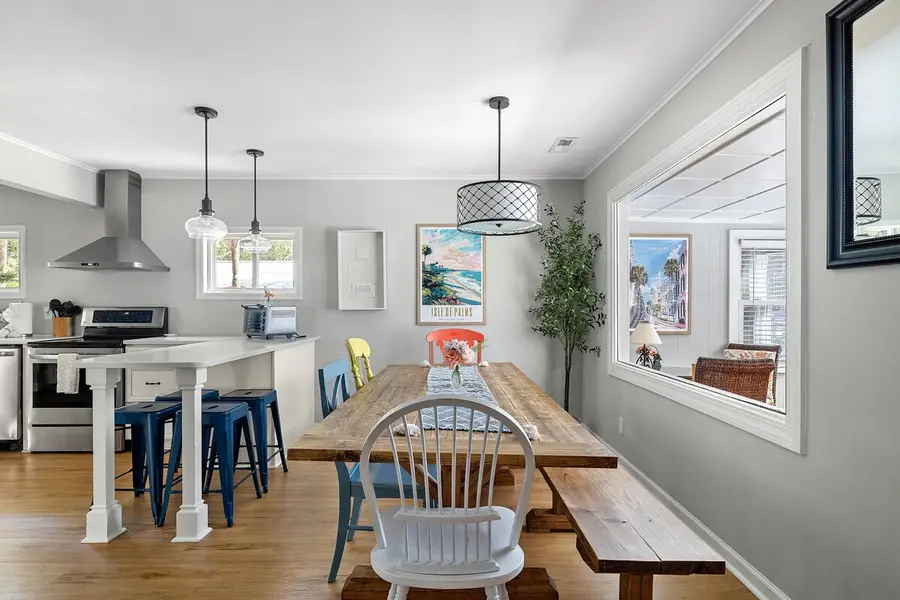 Dining table seating as well as island seating for your group! 