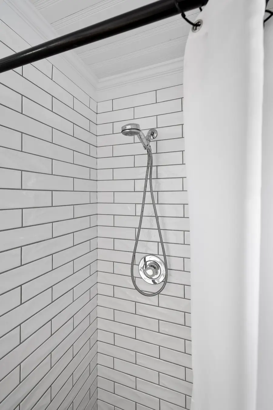 Bathroom 4: Walk-in shower