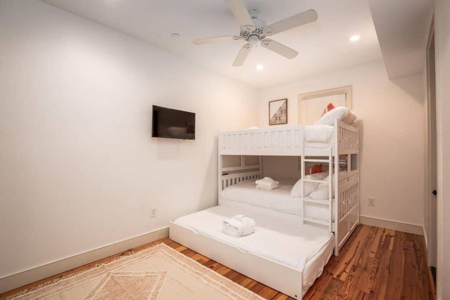 Bedroom 4: Bunk bed and trundle sleeper + TV
