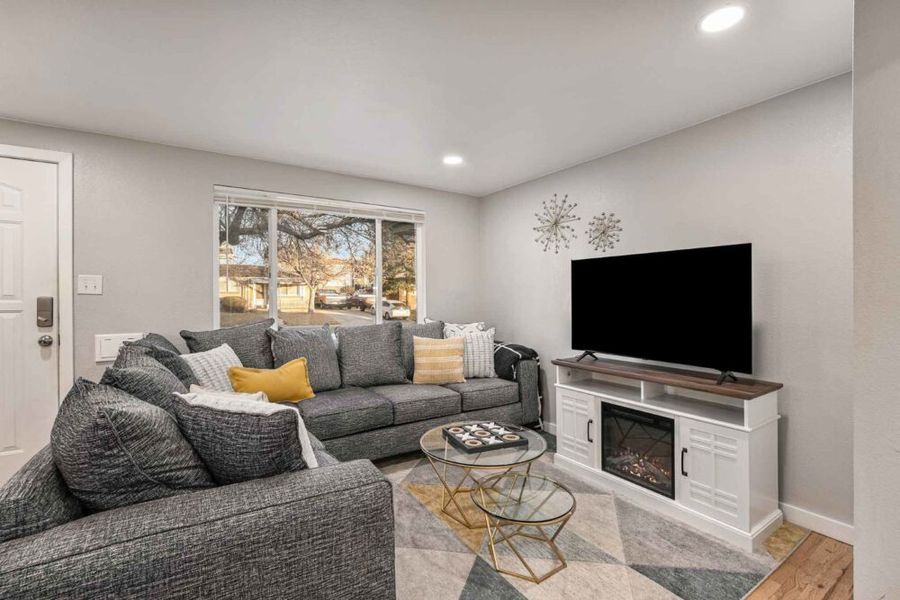 Modern Retreat | Yoga Rm | Vast Yard | Near Denver Main Image